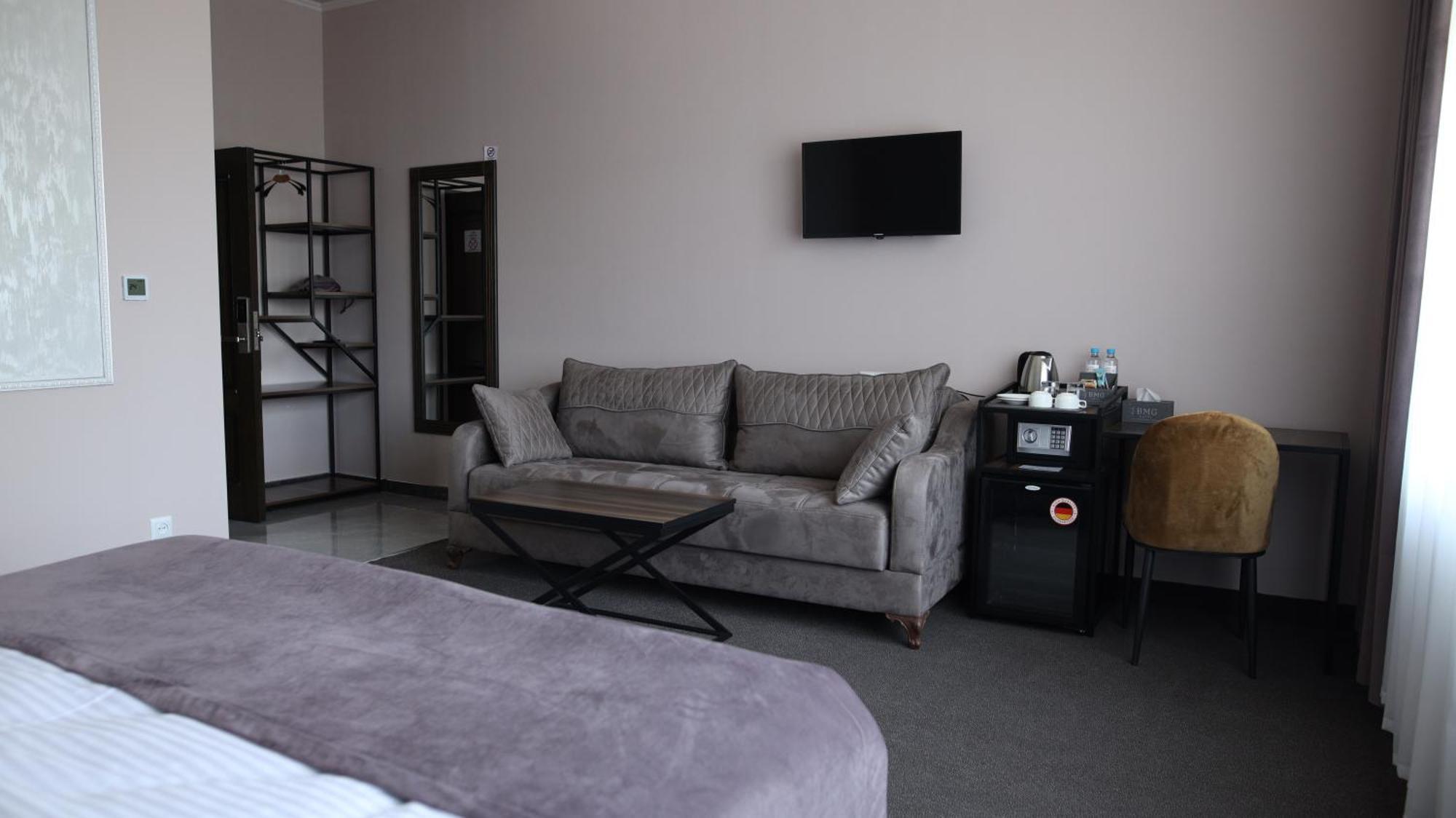 Bmg Hotel By Grigoryans Group Goris Extérieur photo
