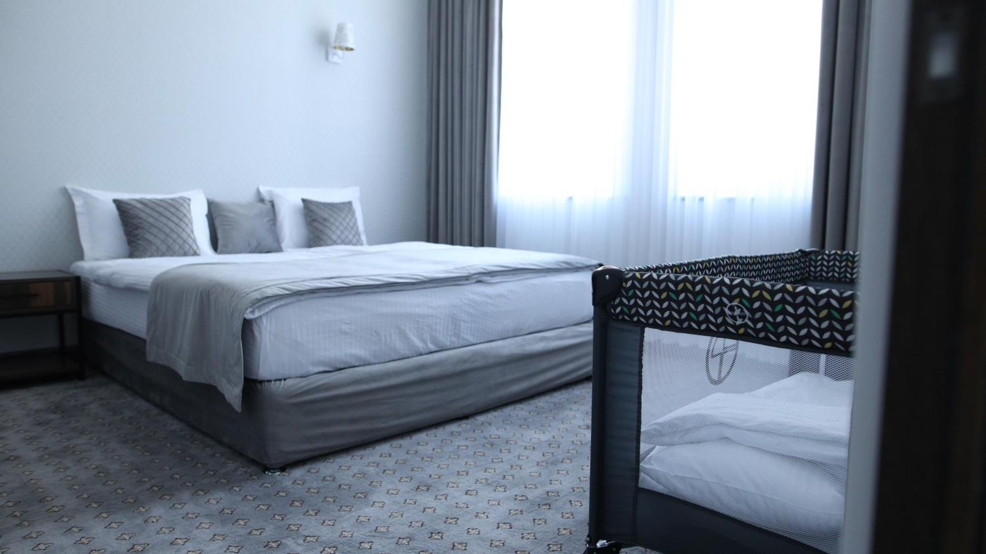 Bmg Hotel By Grigoryans Group Goris Extérieur photo