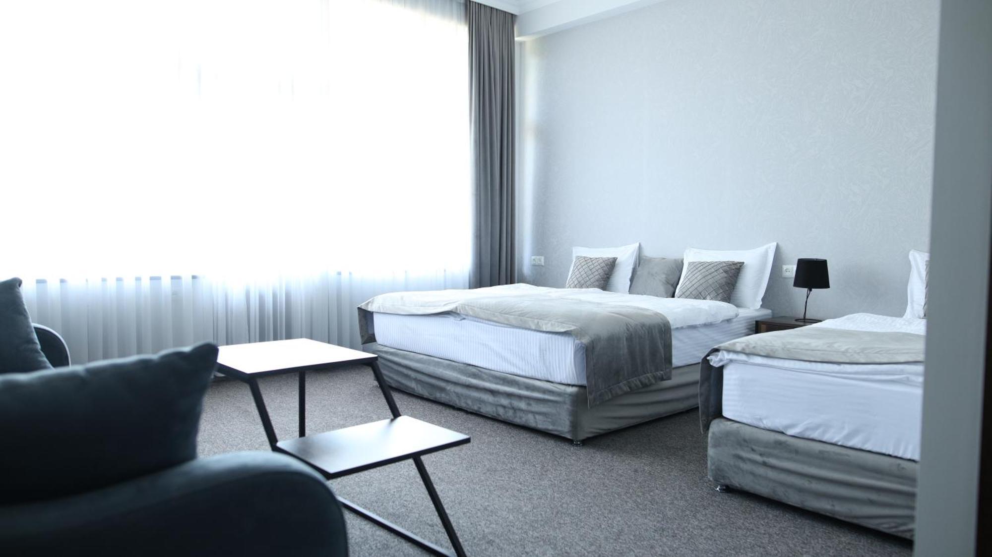 Bmg Hotel By Grigoryans Group Goris Extérieur photo